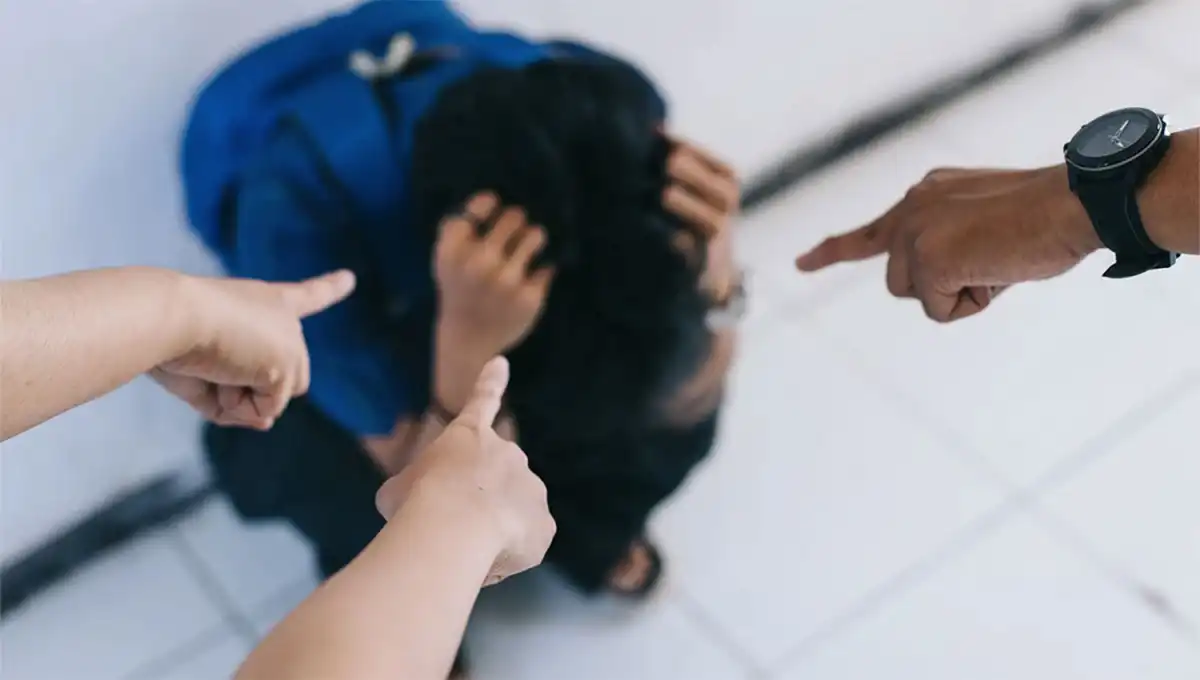 TAREA MANCOMUNADA. Las soluciones al problema del acoso escolar también son múltiples y se debe trabajar en la salud mental junto con la familia del niño damnificado. 