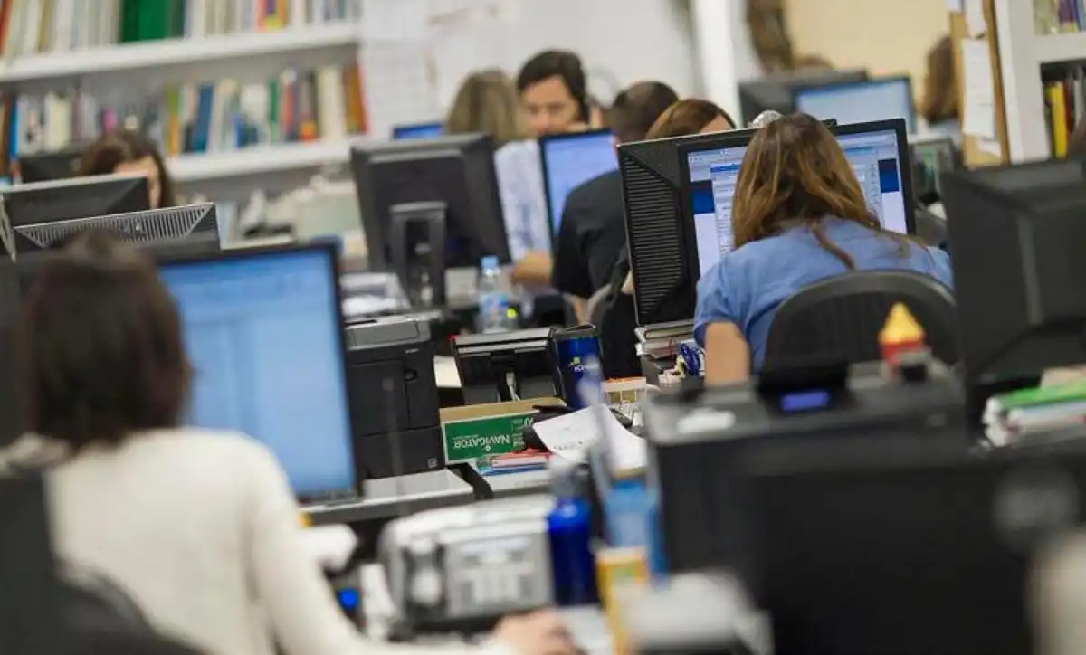 Cambia el salario de los empleados públicos: la nueva medida del Gobierno nacional que impacta en los sueldos estatales