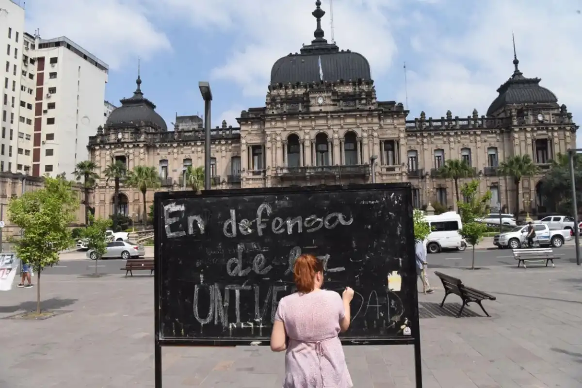 PROTESTA EN LAS CALLES. La marcha arribará a la plaza Independencia.
