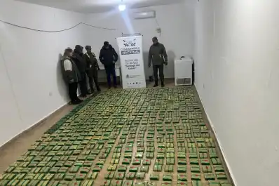 Interceptan un cargamento de 155 kilos de hojas de coca oculto en un camión