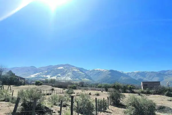 El día después de la nevada, el sol volvió a dominar la escena en Tafí del Valle