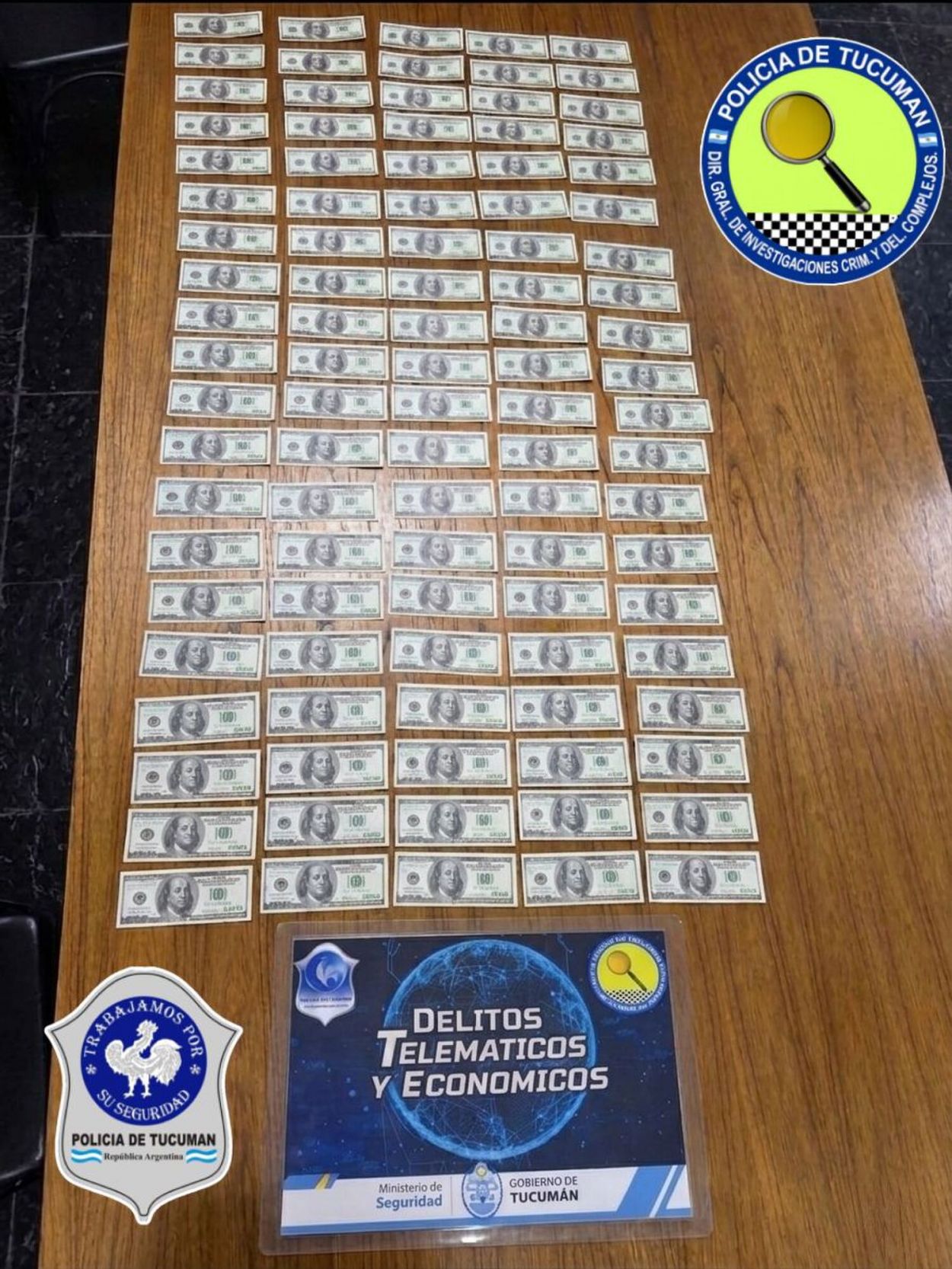 SECUESTRO. Los dólares falsos que fueron incautado por los policías.