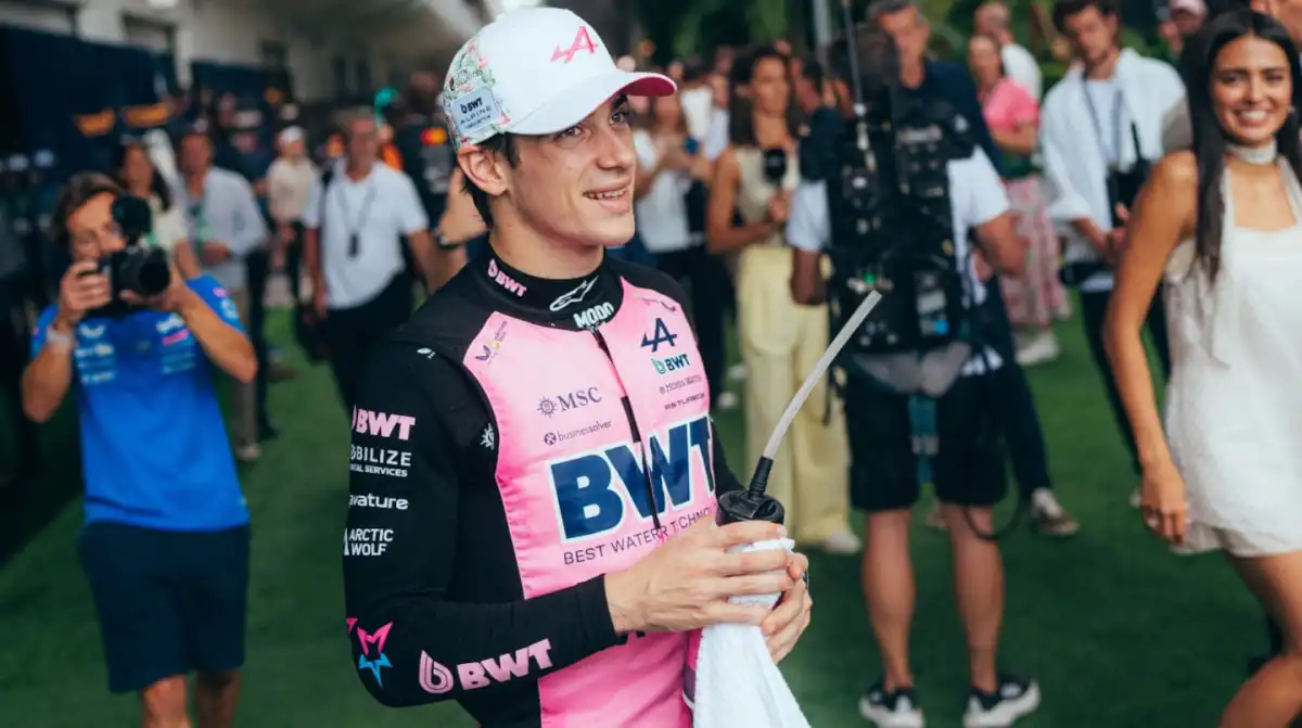 Alpine podría dar un giro inesperado y cambiar el histórico rosa por una marca de lujo mundial