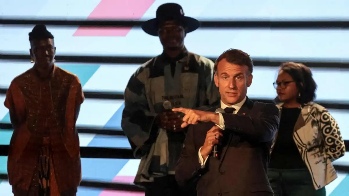 Es una total falta de respeto: Macron interrumpió un discurso para pedir silencio en un evento