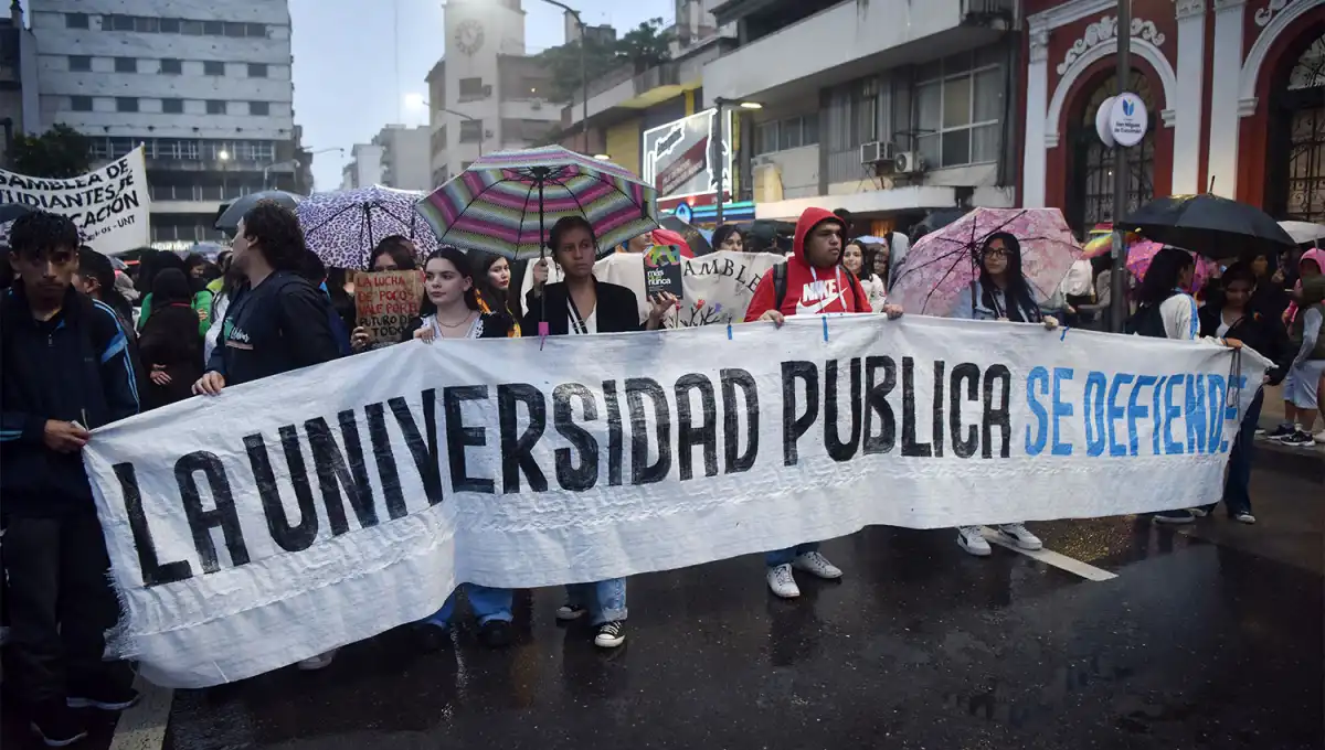 Universitarios marcharán a plaza Independencia por la Ley de Financiamiento: a qué hora y por qué se movilizan
