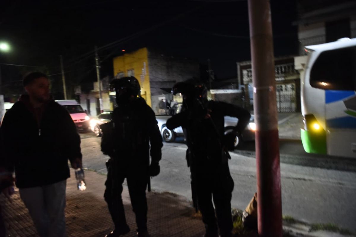 Un periodista de LA GACETA fue agredido por Infantería en la previa del partido de San Martín contra Gimnasia de Jujuy