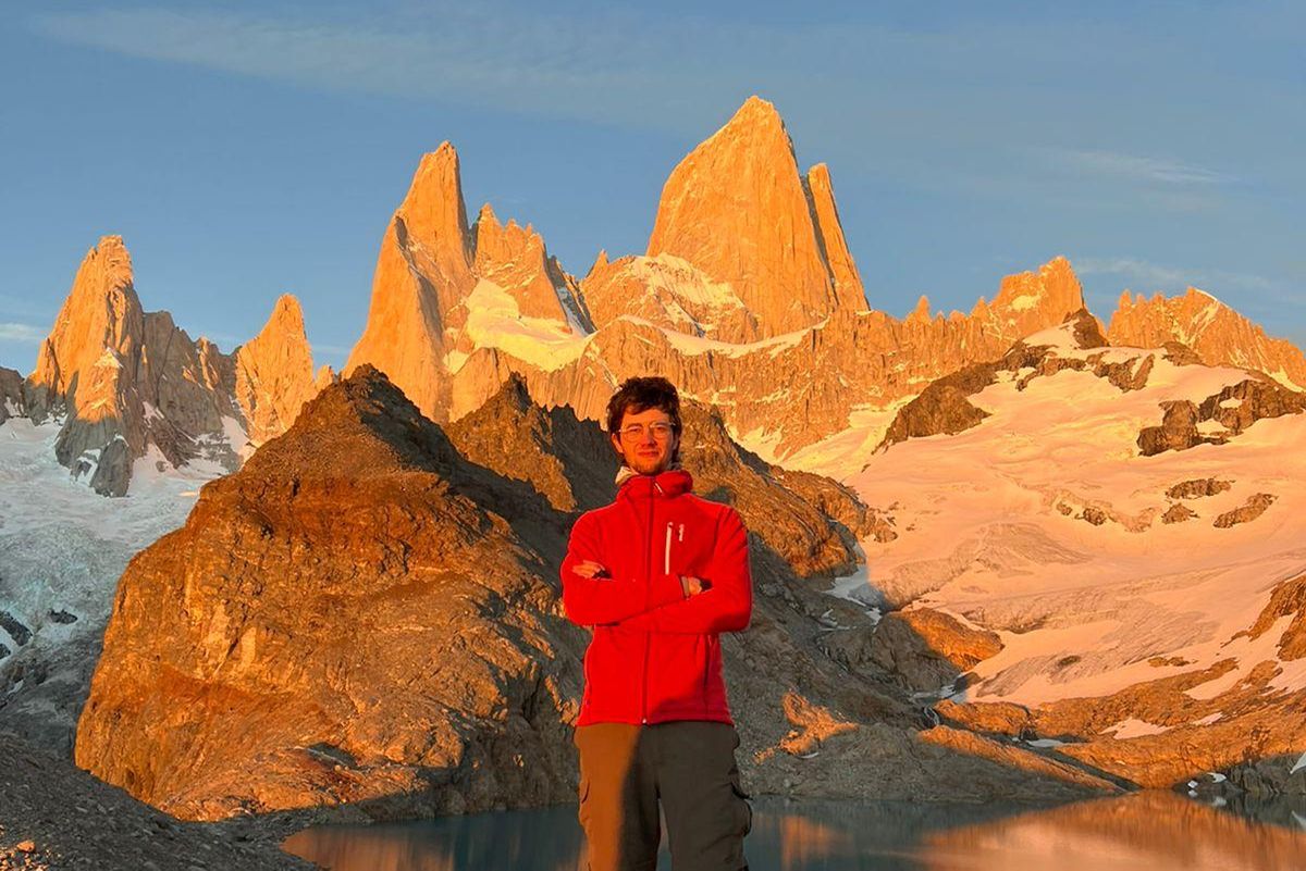 YACO Y LA PATAGONIA. El autor llevó a la Feria un libro que mezcla física, naturaleza e ilustración. / CORTESÍA YACO B. HATIM
