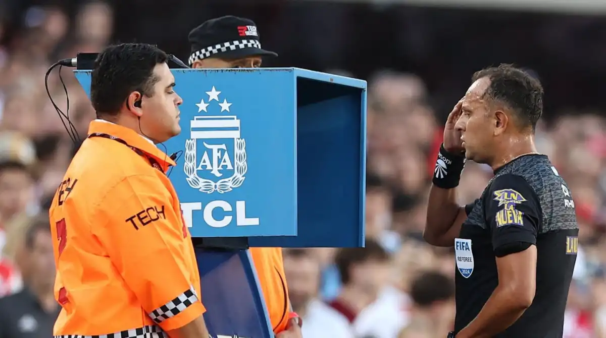 La AFA implementará una cámara especial en el VAR para evitar polémicas en los playoffs del Apertura