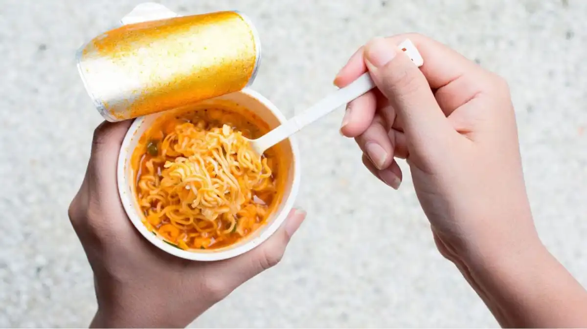Seguro tenés esta sopa instantánea en tu cocina: los riesgos para la salud que advierten los nutricionistas
