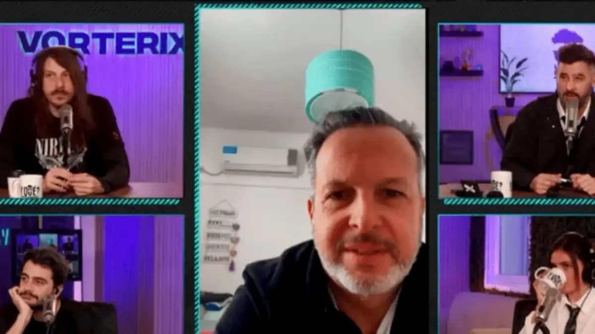En un streaming confundieron a un urólogo con un ufólogo