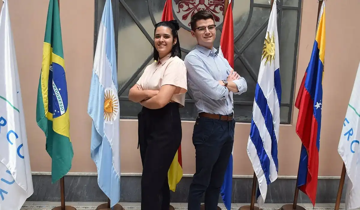 CONVOCATORIA. Hay cinco vacantes en áreas vinculadas con economía, audiovisual y relaciones internacionales.