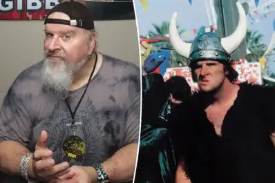 Murió Donald Gibb, el actor que dio vida a “Ogro” en La venganza de los nerds