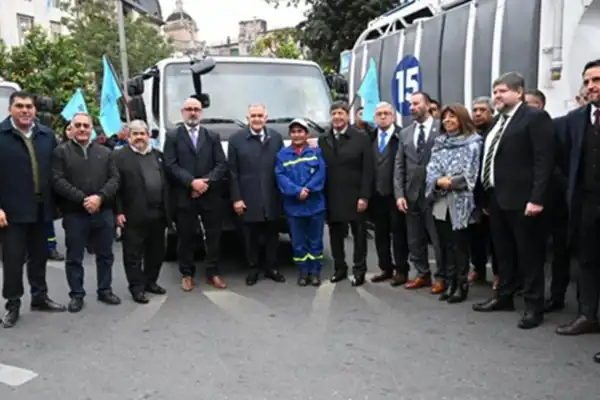 Jaldo encabezó el acto por el Día del trabajador Sanitarista y entregó equipamiento