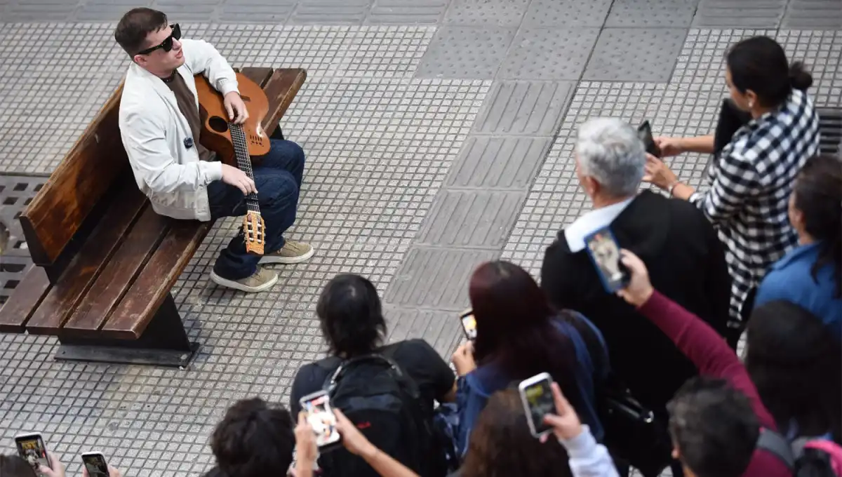 LAS RAÍCES. Nahuel Pennisi formó una familia en Tucumán y, pese a estar radicado en Buenos Aires, regresa a menudo al Jardín de la República.