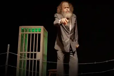Teatro Rosita Ávila: cuánto se puede cambiar en el intento de ser aceptado