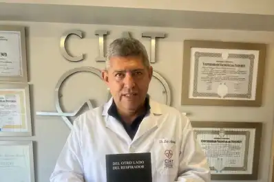 Un médico tucumano casi muere en la pandemia y escribió un libro para no olvidar