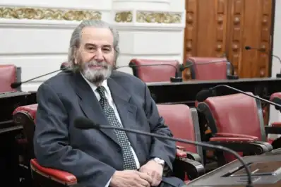 Juan Carlos Maqueda, exjuez de la Corte nacional, recibirá la Pluma de Honor