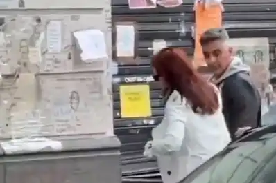 Revuelo en las redes sociales por un video de Cristina Kirchner caminando sin custodia policial
