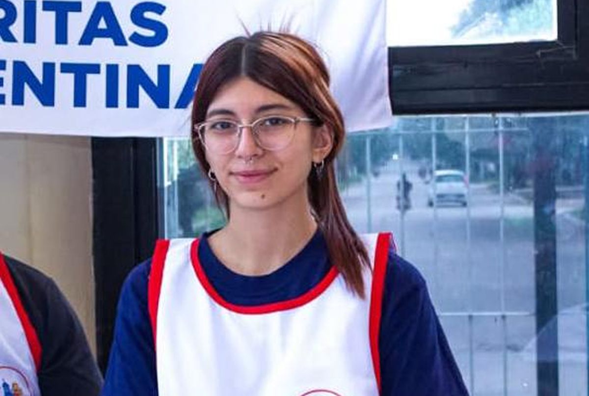 TECNOLOGÍA Y SOLIDARIDAD. Además de su formación técnica, Eowlyn participa como voluntaria en Cáritas Alberdi y desarrolló una aplicación para colaborar con la organización. / CORTESÍA EOWLYN MONTENEGRO