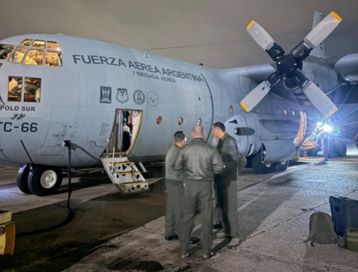 El Gobierno enviará un avión Hércules a Bolivia ante la crisis por protestas y desabastecimiento