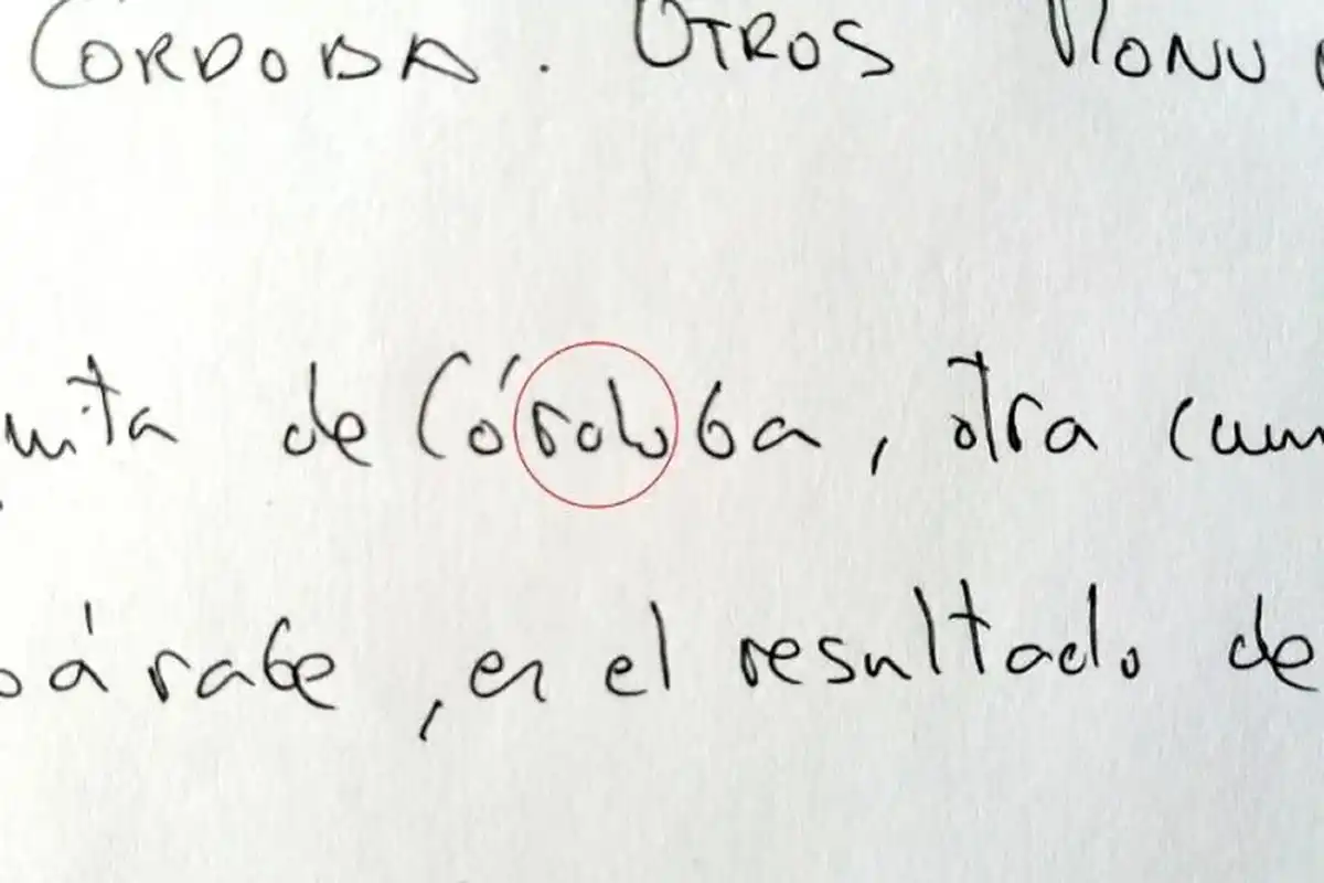 ¿Escribís mezclando mayúsculas y minúsculas? Esto dice la psicología de vos