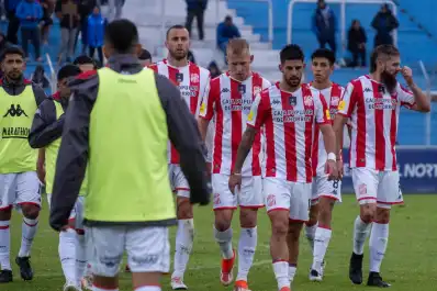 San Martín perdió con Gimnasia y Tiro y volvieron las dudas alrededor del equipo
