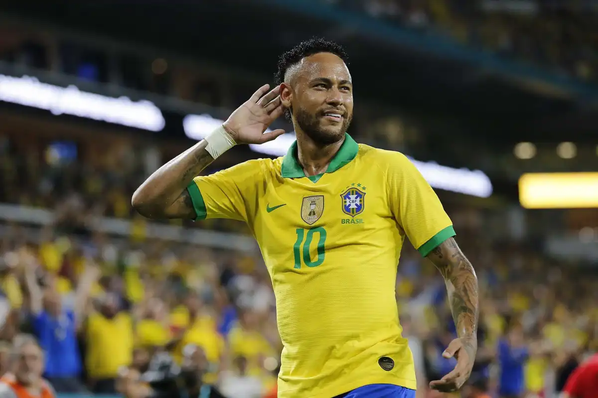 BOMBAZO. Carlo Ancelotti despejó las dudas y confirmó que Neymar Jr. liderará a Brasil en Norteamérica para disputar su cuarto Mundial.