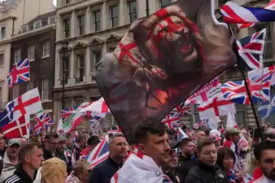 A favor y en contra de migrantes y musulmanes: marchas opuestas copan las calles de Londres
