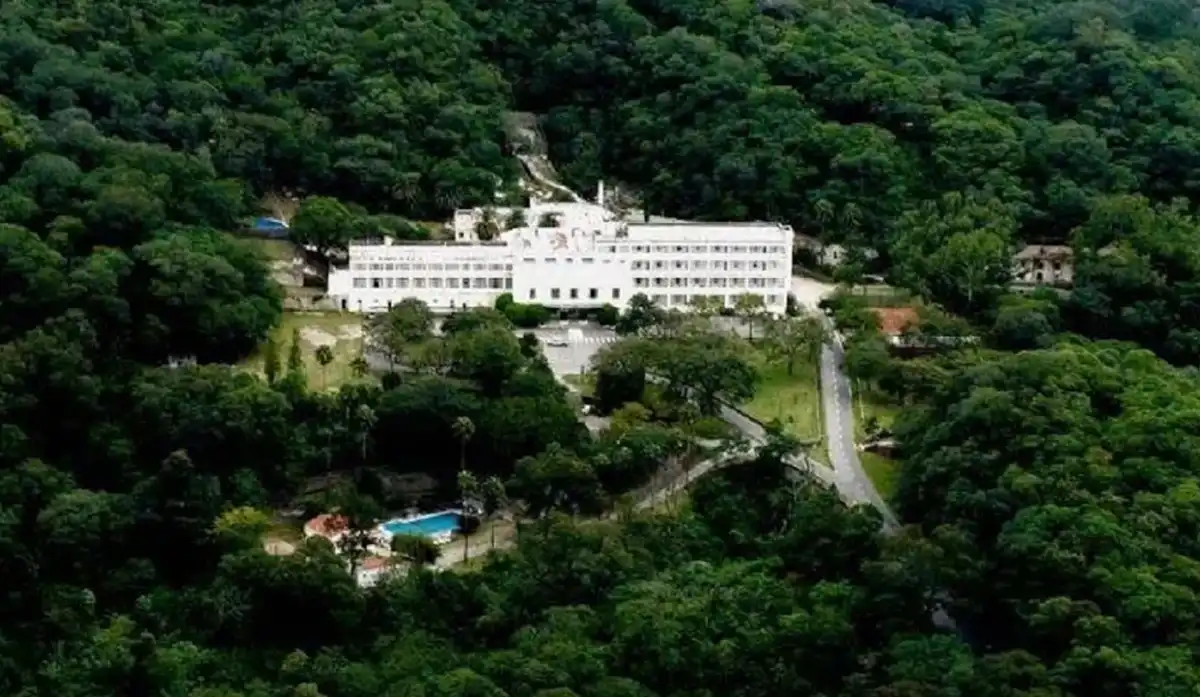 Hotel Termas de la Frontera es un complejo histórico del norte argentino. 