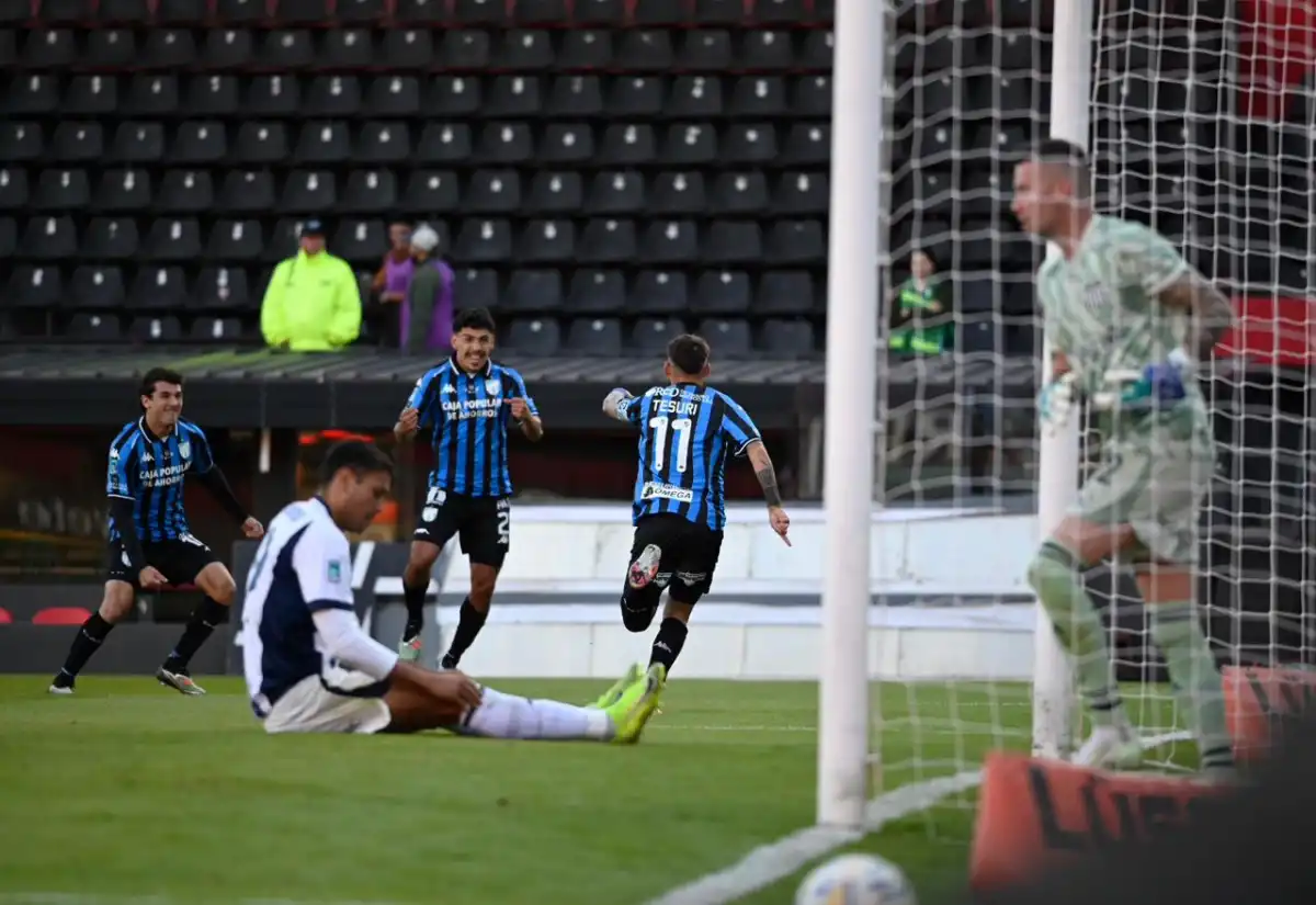 Tesuri anotó el 1-0 frente a Talleres.