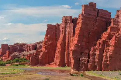 Dónde quedan los impactantes castillos de piedra del norte argentino: el tesoro oculto de la naturaleza