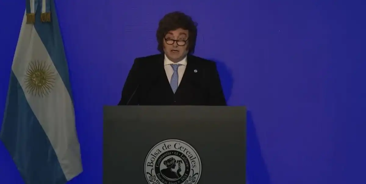 Javier Milei anunció una baja de retenciones al campo