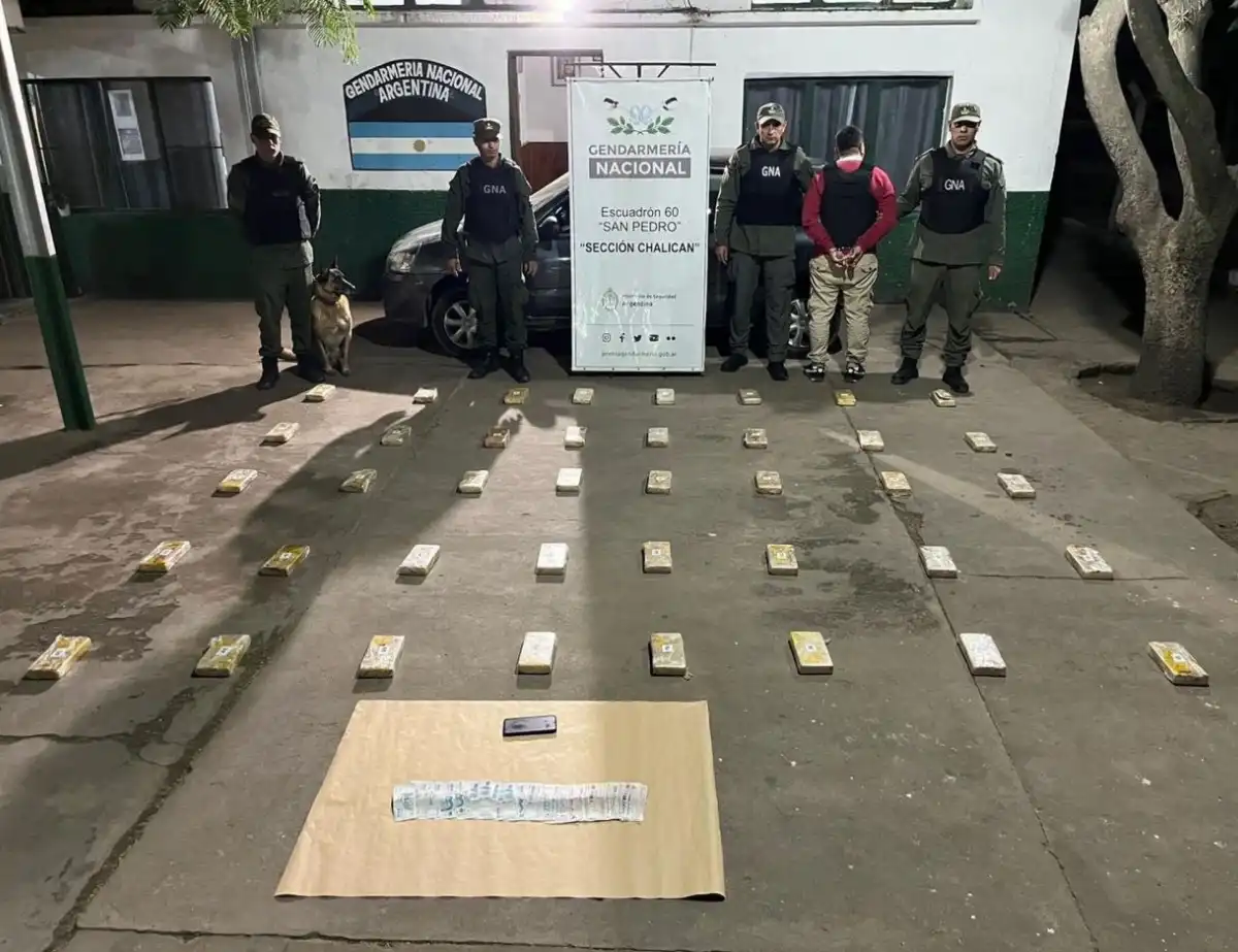 EL ÚLTIMO. Gendarmes secuestraron 42 kilos de cocaína que eran transportados en un auto en un operativo realizado en San Pedro, Jujuy.