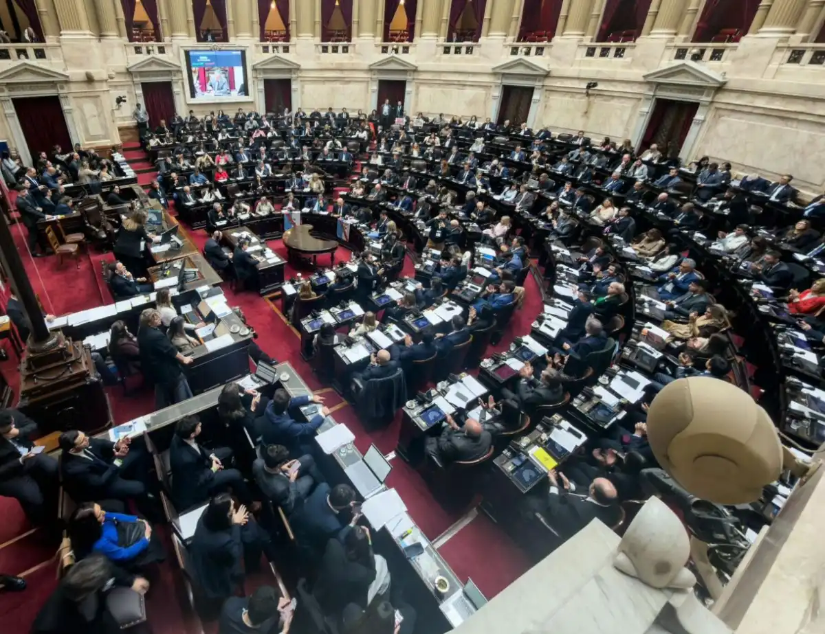RECHAZO. La Libertad Avanza logró 131 votos para evitar que la oposición interpele al ministro Adorni. @Diputados UP