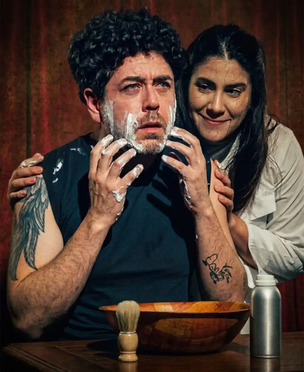 APRENDER A AMAR. Los personajes de “El espejo” desarrollan aspectos cotidianos de una vida sin afectos.
