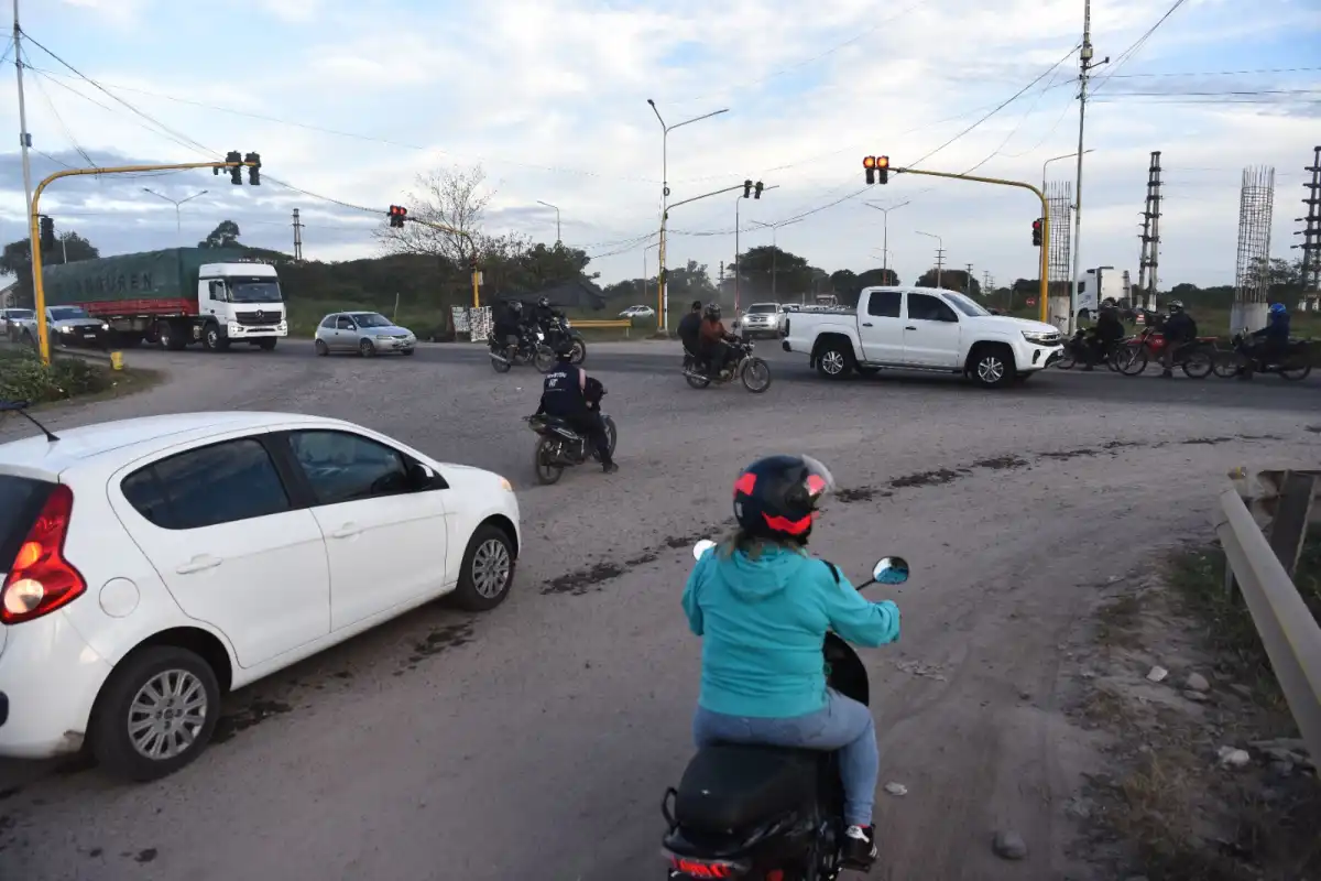 EN EL ACCESO SUR A SAN MIGUEL DE TUCUMÁN. La obra fue anunciada en 2021 como una solución para el problema del tráfico en esa zona. Foto de Archivo LA GACETA