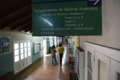 Dos denuncias por violencia de género sacuden la facultad de Filosofía y Letras