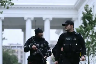 Fuerte operativo de seguridad en la Casa Blanca tras reportes de decenas de disparos en las inmediaciones