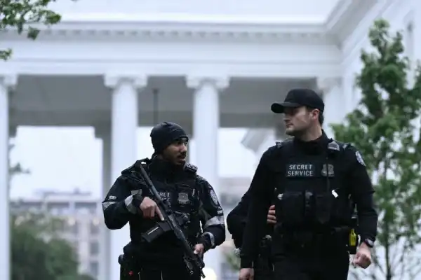 Fuerte operativo de seguridad en la Casa Blanca tras reportes de decenas de disparos en las inmediaciones