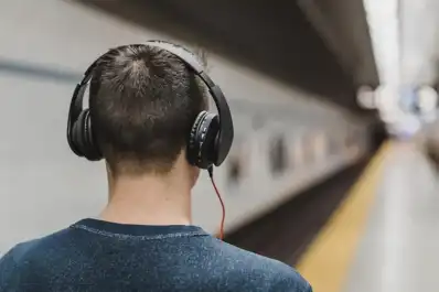 Un estudio reveló qué género musical activa más el cerebro: no es la música clásica