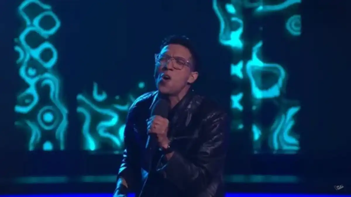 Un ex participante de La Voz Argentina acusó a Luck Ra de incumplir una promesa