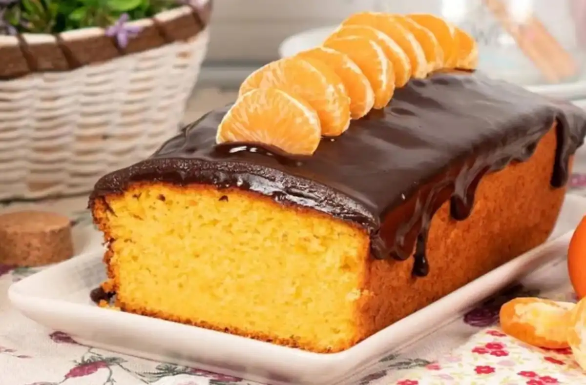 El budín de mandarina es especial para dar un aroma especial a la merienda.