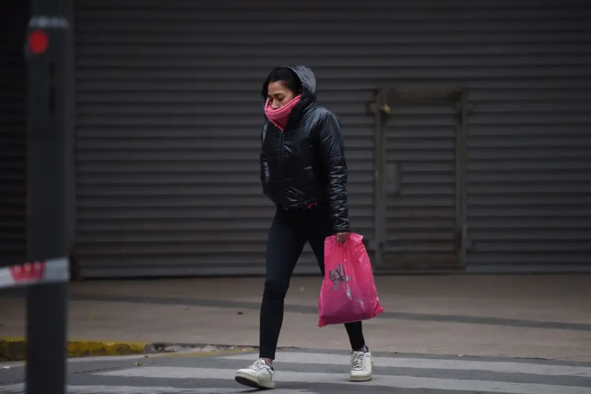FRESCO. Los abrigos más pesados serán necesarios durante las primeras horas de cada día, según especialistas 