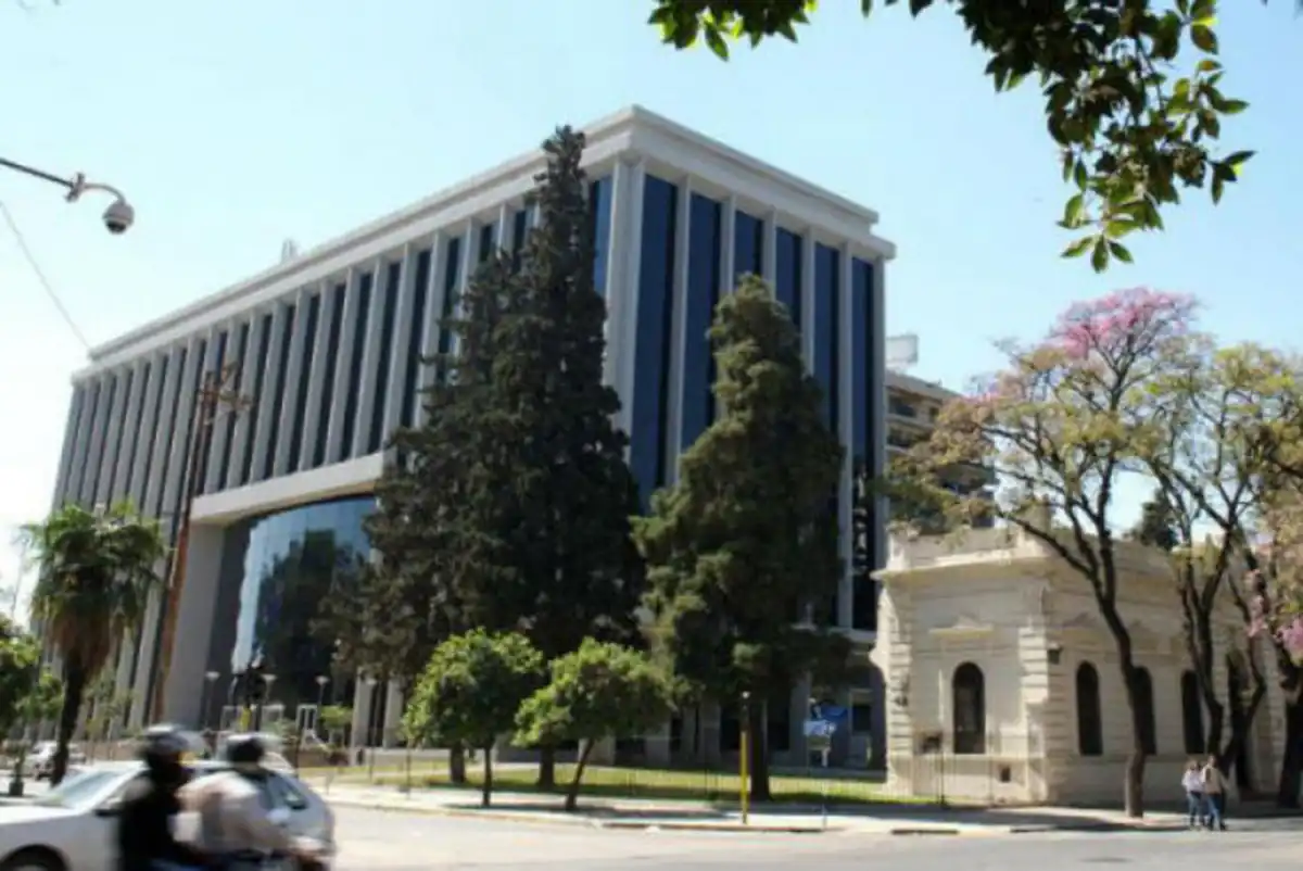 LA JORNADA. La comisión de Peticiones y Acuerdos que preside Carolina Vargas Aignasse entrevistará hoy desde las 8.30 a un total de 14 postulantes a ocupar cargos en el Poder Judicial. 