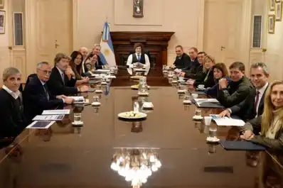 Milei reunió a su gabinete tras el Tedeum, en medio de tensiones internas y respaldo a Adorni