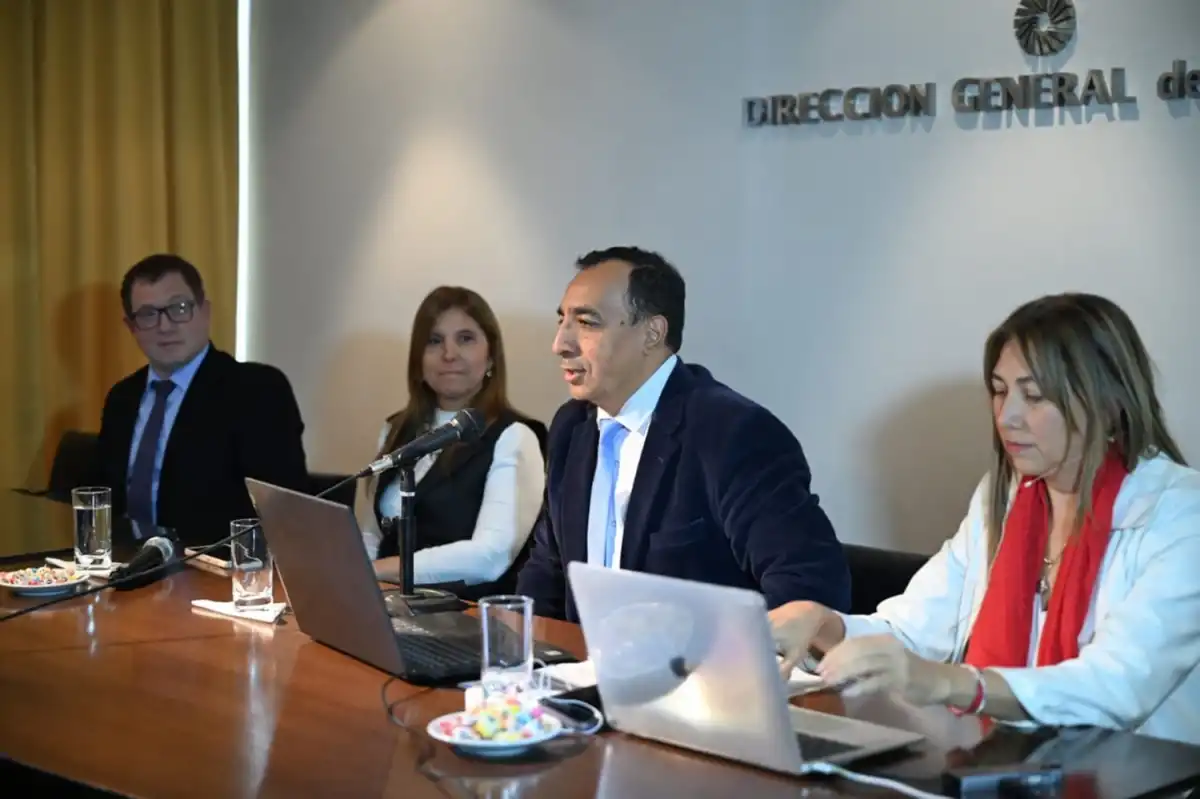 La capacitación que será dictada por la Mg. Ing. Diana Solórzano y la Abog. Gabriela Rolandi, y forma parte de acciones para incorporar herramientas tecnológicas que permitan mejorar la eficiencia y agilizar las tareas diarias de la administración pública.