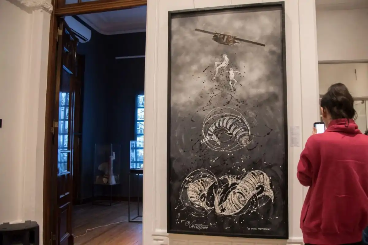 OBRA DONADA. “Es pura memoria” se expone en el Museo Casa de la Ciudad y quedará en el patrimonio artístico de la Municipalidad capitalina.