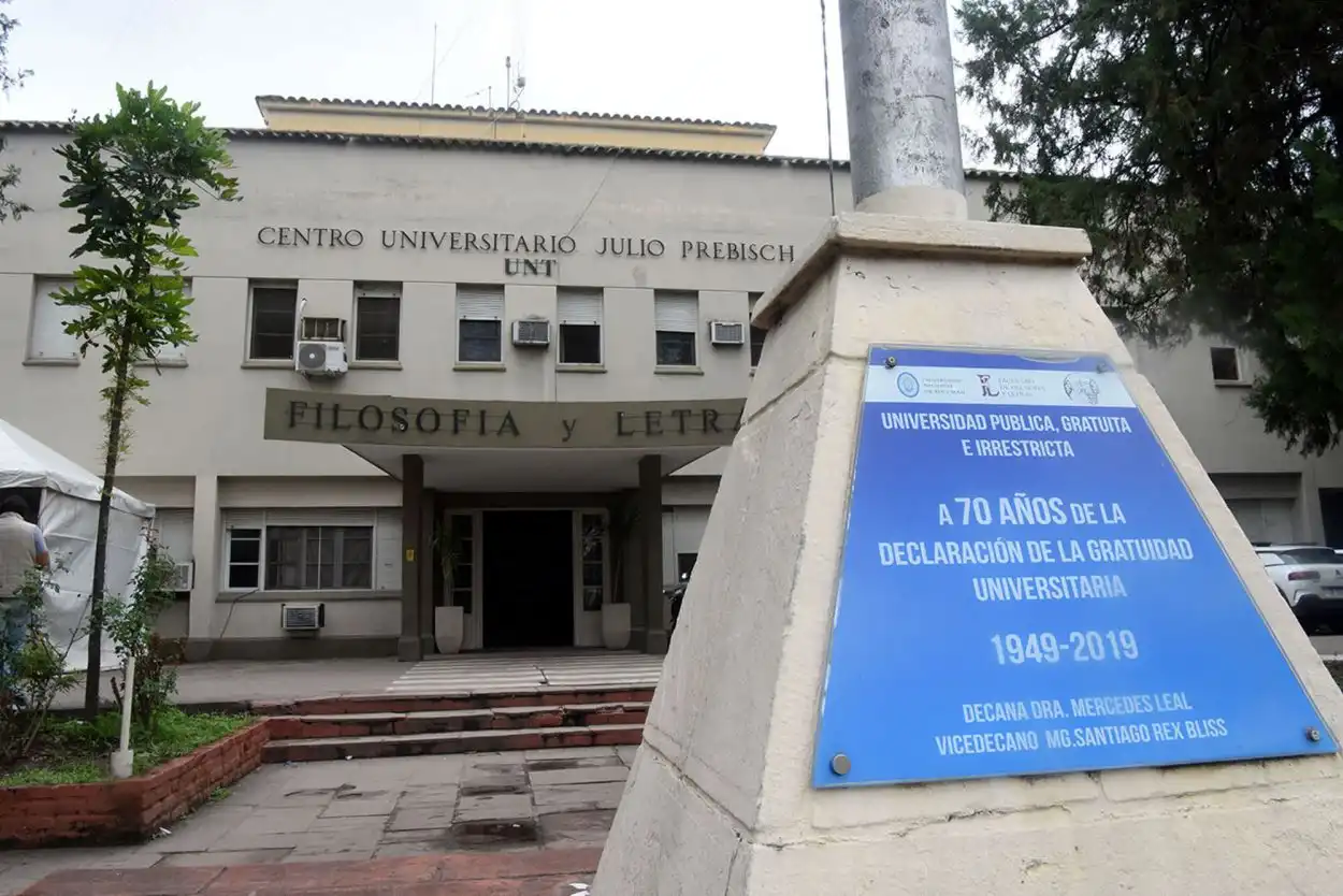 Universidad de Tucumán. Los docentes toman medidas de fuerza en todo el país. 