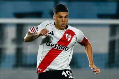 Juanfer Quintero no jugará ante Blooming y su salida de River toma cada vez más fuerza