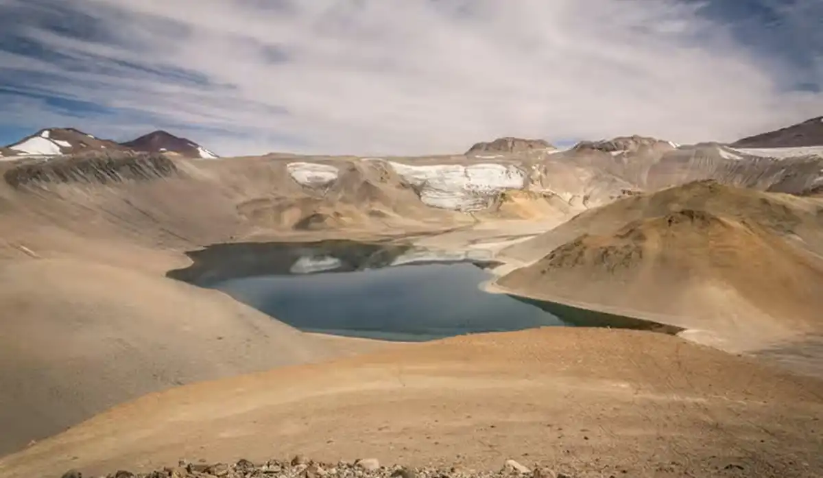 Estudiosos del Conicet encontraron actividad en uno de los volcanes que parecían dormidos.